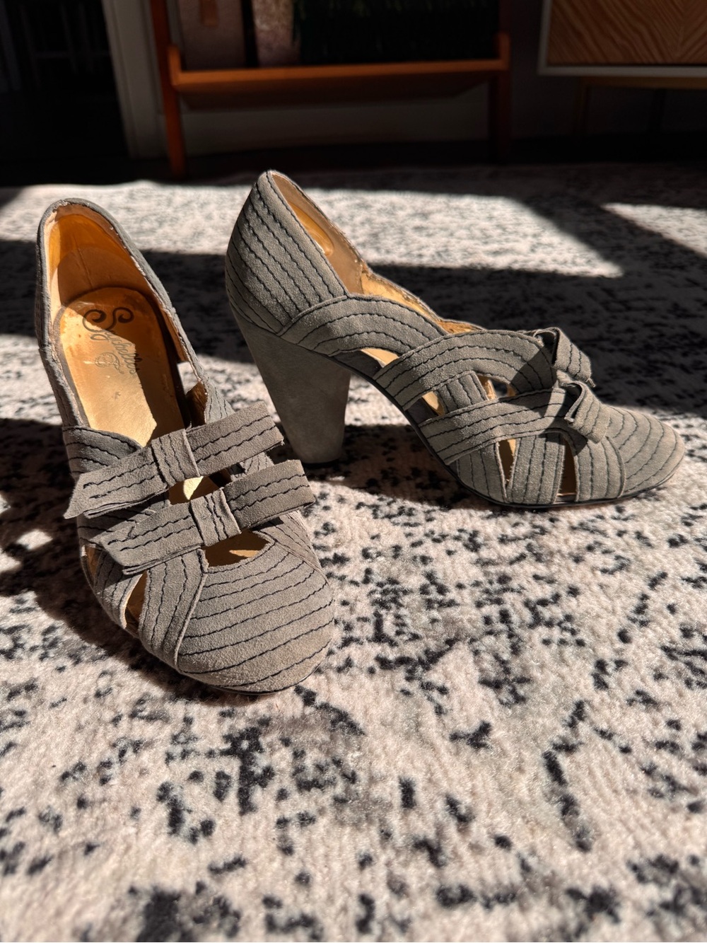 Seychelles Gray Evelina Suede Strappy Bow Pumps